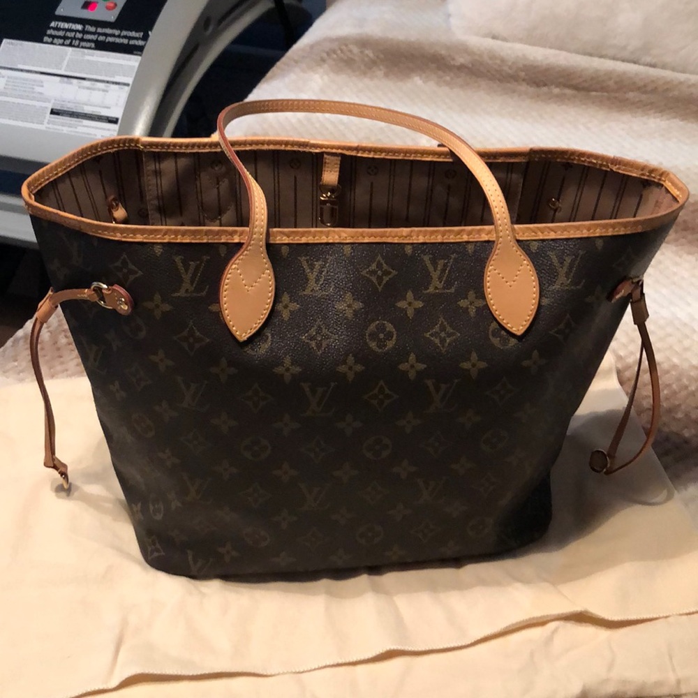 Authentic Louis Vuitton Neverful MM Monogram